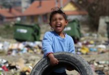 A roma gyerekek iskoláztatása a cél